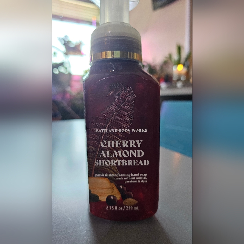 Cherry almond shortbread foaming hand soap